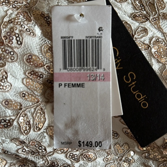 NWT City Studio Gorgeous full length formal dress - Picture 8 of 8